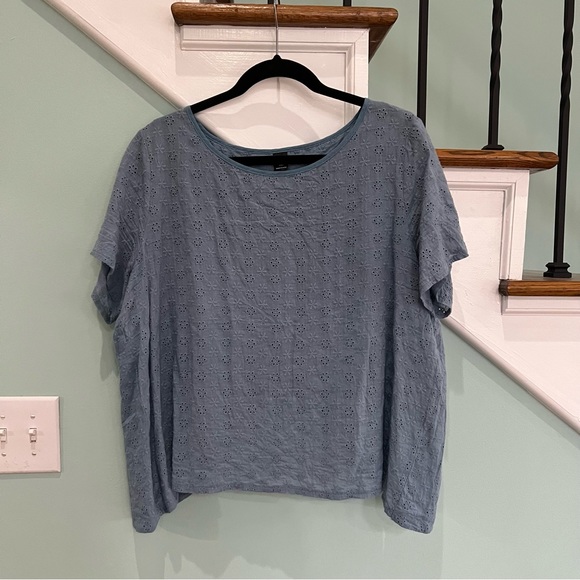 Blue Eyelet Embroidery Button Back Asymmetrical Blouse - Picture 4 of 8